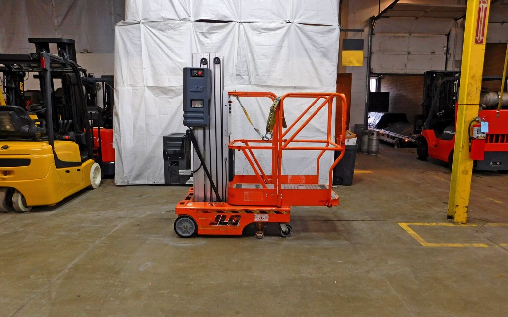  2000 JLG 15SP PErsonal Lift on Sale in Ohio