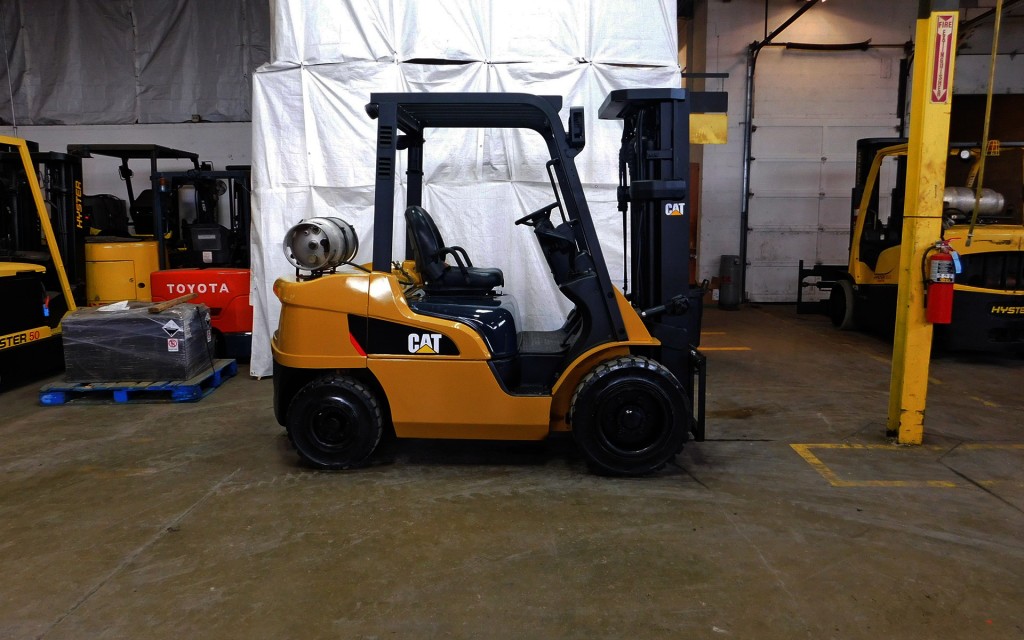  2010 Caterpillar 2P6000 Forklift on Sale in Ohio